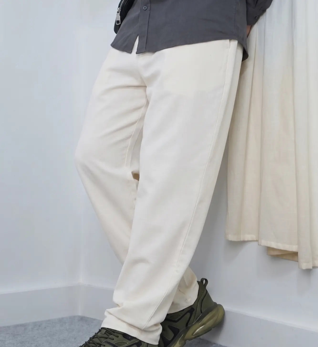 Premium White Relaxed fit Linen Trousers